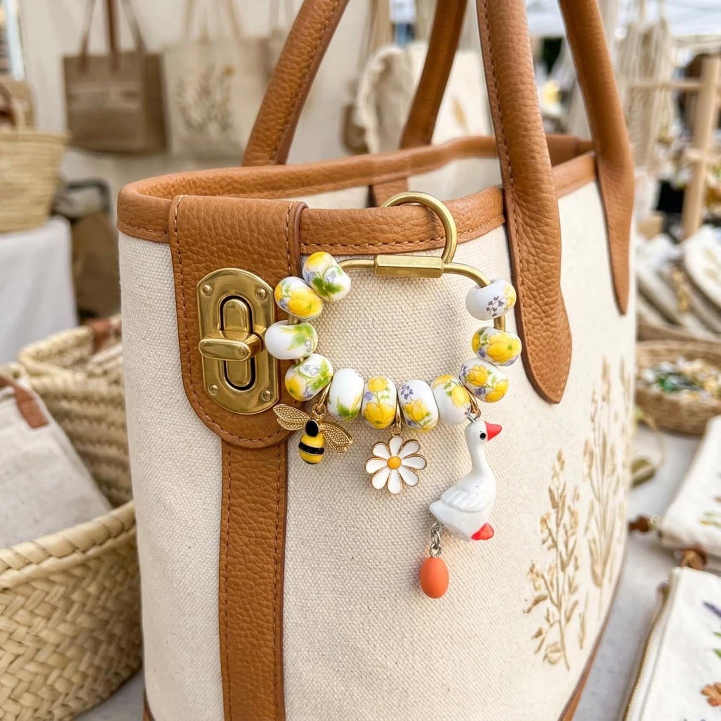 Cute Flower Brass Screw Locking Keychain